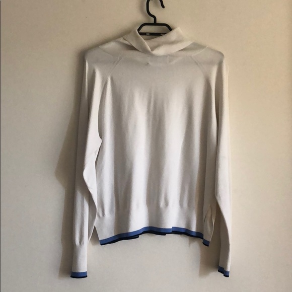 Aritzia blouse - Picture 2 of 5